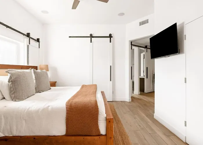 Ultimate House W Pool Holiday home *